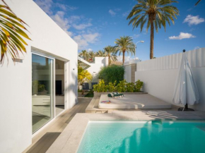 Porto Mare 42 with heated pool on the Front Line by Tenpropertiesgc